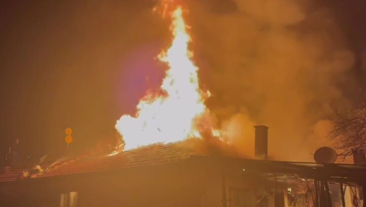 Kula’da gece saatlerinde yangın paniği