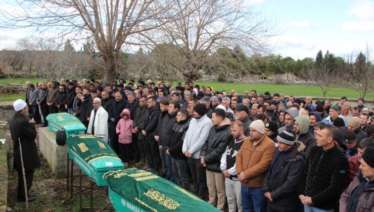 Feci kazada yaşamını yitiren baba, oğul ve torun toprağa verildi