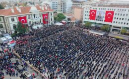 Manisa, ilk kadın başkanına ağladı