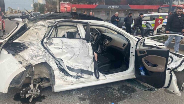 Turgutlu’da yolcu otobüsü ile otomobil çarpıştı: 3 yaralı