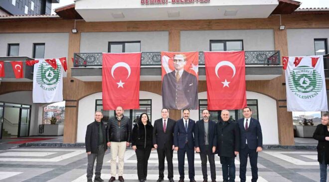 Açılışlar CHP’li ve AK Parti’li başkanlardan