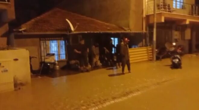 Manisa’da sağanak yağış etkili oldu: Otomobil dereye düştü, elektrikli otomobil alev aldı